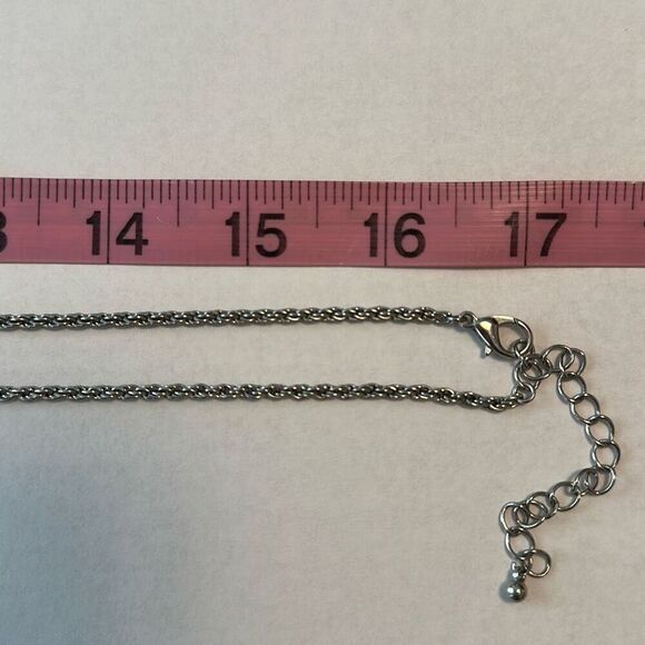 Magnifying Portable Pocket Reading Loupe Necklace Silver Toned - Picture 8 of 9